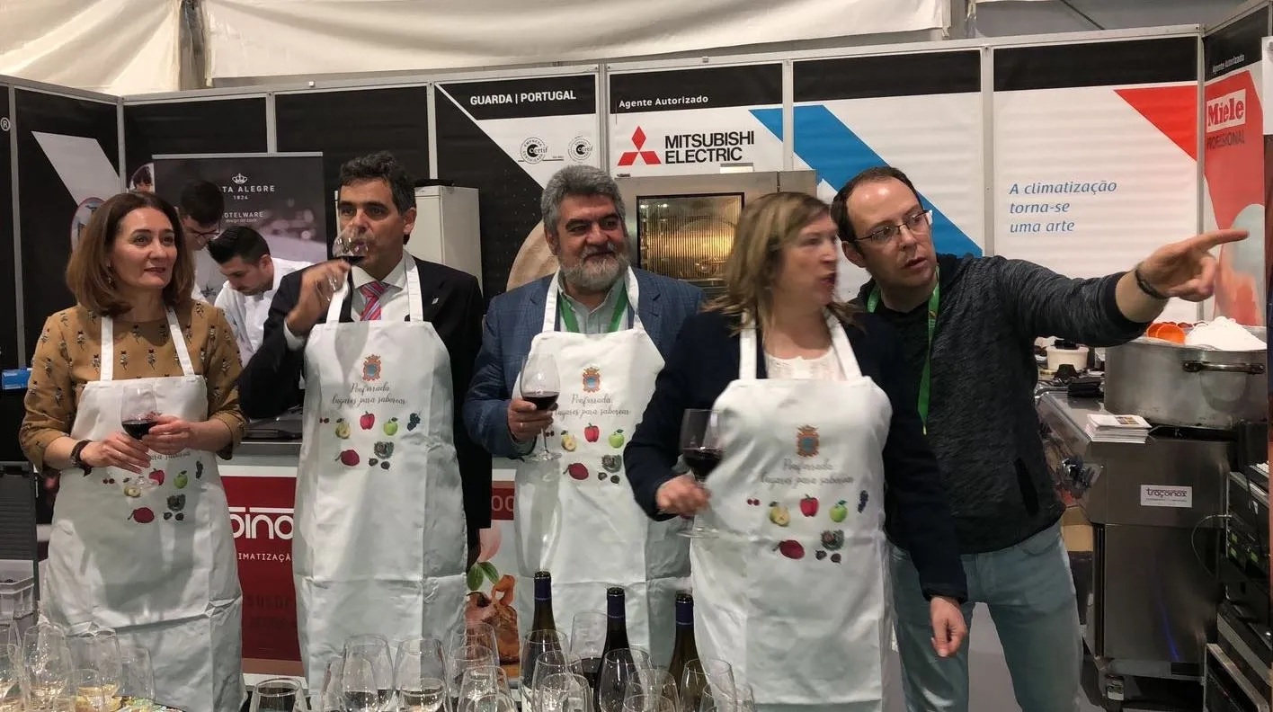 Foto 3 - Juan Tom&aacute;s Mu&ntilde;oz y Juan Luis Cepa participan en la Feria de Turismo de Guarda  