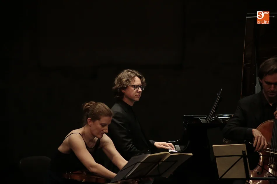 Foto 11 - El Tr&iacute;o Van Baerle interpreta&nbsp;a&nbsp;Beethoven y a&nbsp;Tristan Keuris en el Liceo  