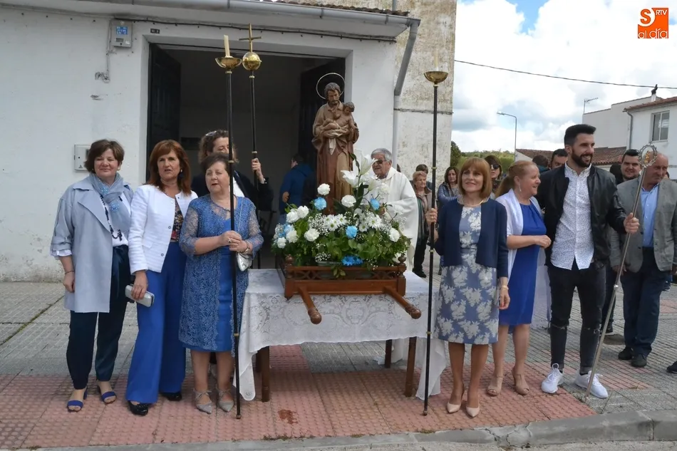 Foto 11 - San Jos&eacute; Obrero recorre las calles de Ivanrey escoltado por sus seis mayordomas  