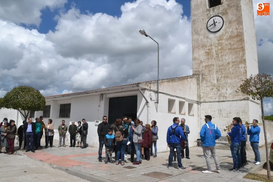 Foto 4 - San Jos&eacute; Obrero recorre las calles de Ivanrey escoltado por sus seis mayordomas  