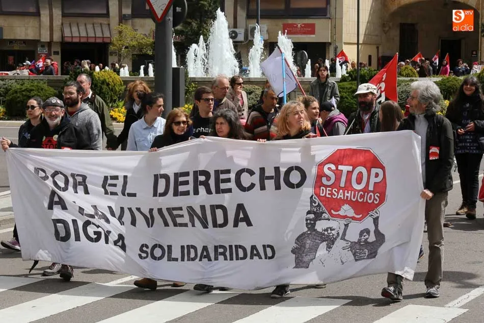 Foto 9 - Los salmantinos salen a la calle este Primero de Mayo para reivindicar mayores salarios y pensiones ...
