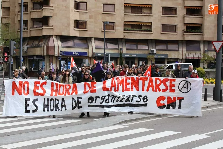 Foto 5 - Los salmantinos salen a la calle este Primero de Mayo para reivindicar mayores salarios y pensiones ...