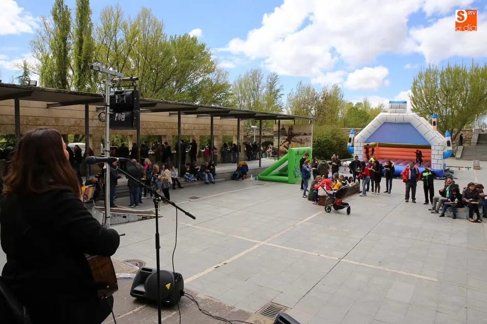 Foto 10 - Las fiestas de UGT y CCOO re&uacute;nen a los afiliados con motivo del 1 de mayo  