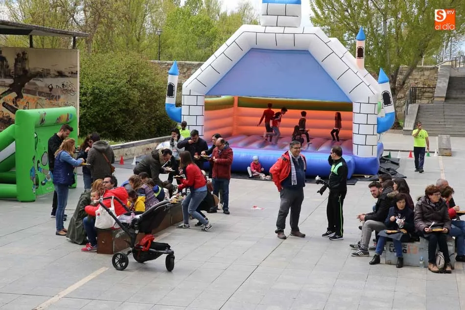 Foto 9 - Las fiestas de UGT y CCOO re&uacute;nen a los afiliados con motivo del 1 de mayo  