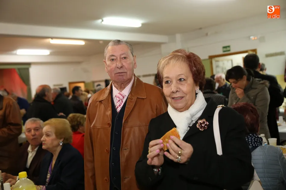 Foto 8 - Los mayores del barrio de San Jos&eacute; celebran la fiesta de su patr&oacute;n con una comida  