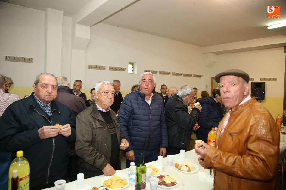Foto 5 - Los mayores del barrio de San Jos&eacute; celebran la fiesta de su patr&oacute;n con una comida  