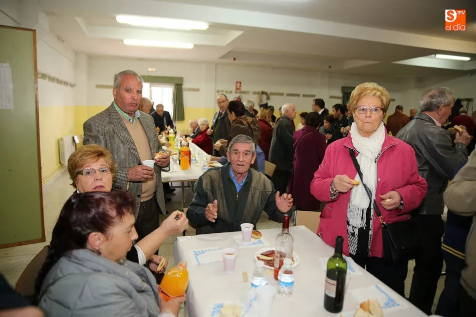 Foto 4 - Los mayores del barrio de San Jos&eacute; celebran la fiesta de su patr&oacute;n con una comida  