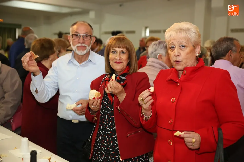 Foto 2 - Los mayores del barrio de San Jos&eacute; celebran la fiesta de su patr&oacute;n con una comida  