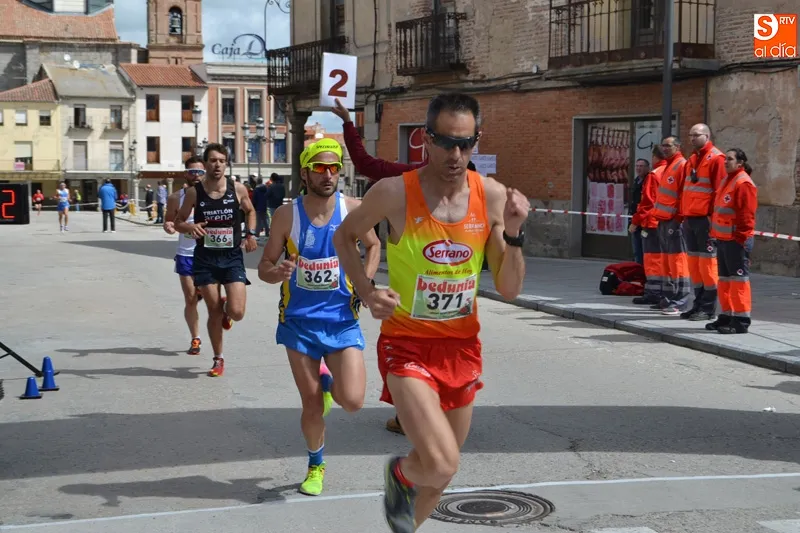 Foto 5 - Isabel Almaraz y Pablo Rodr&iacute;guez se llevan una concurrida XXVI Carrera Padres, Hijos y Abuelos de...