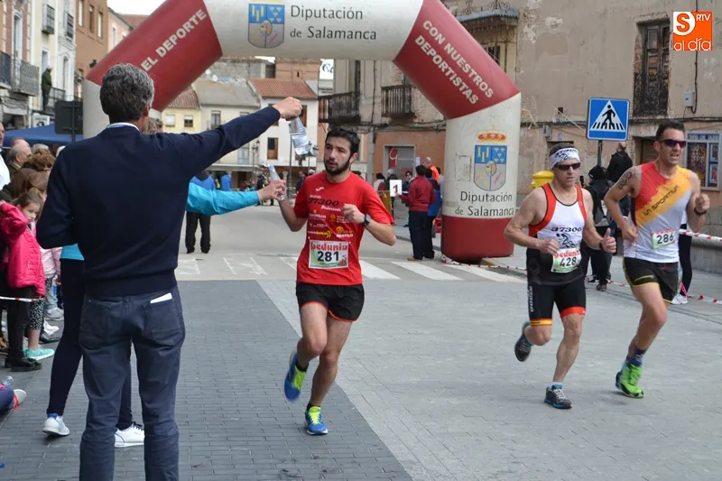 Foto 4 - Isabel Almaraz y Pablo Rodr&iacute;guez se llevan una concurrida XXVI Carrera Padres, Hijos y Abuelos de...
