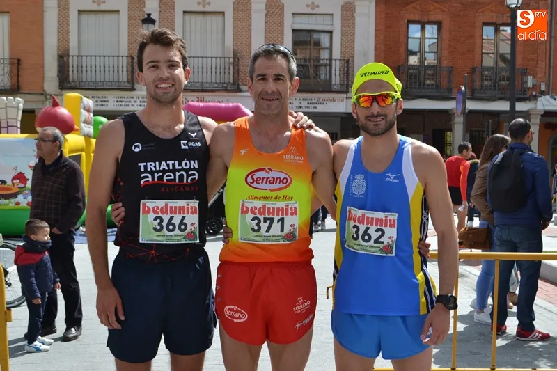 Foto 3 - Isabel Almaraz y Pablo Rodr&iacute;guez se llevan una concurrida XXVI Carrera Padres, Hijos y Abuelos de...