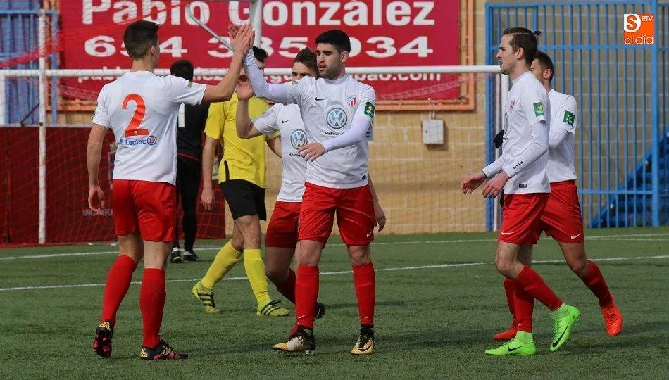 Foto de los jugadores del Santa Marta en un partido de la temporada