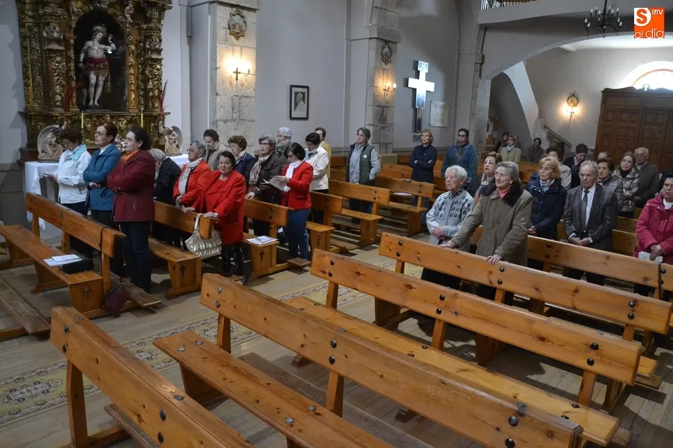 Foto 2 - Los fieles de San Crist&oacute;bal honran a la Virgen de los Remedios  
