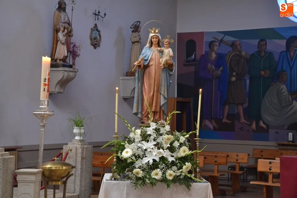 Foto 3 - Los fieles de San Crist&oacute;bal honran a la Virgen de los Remedios  