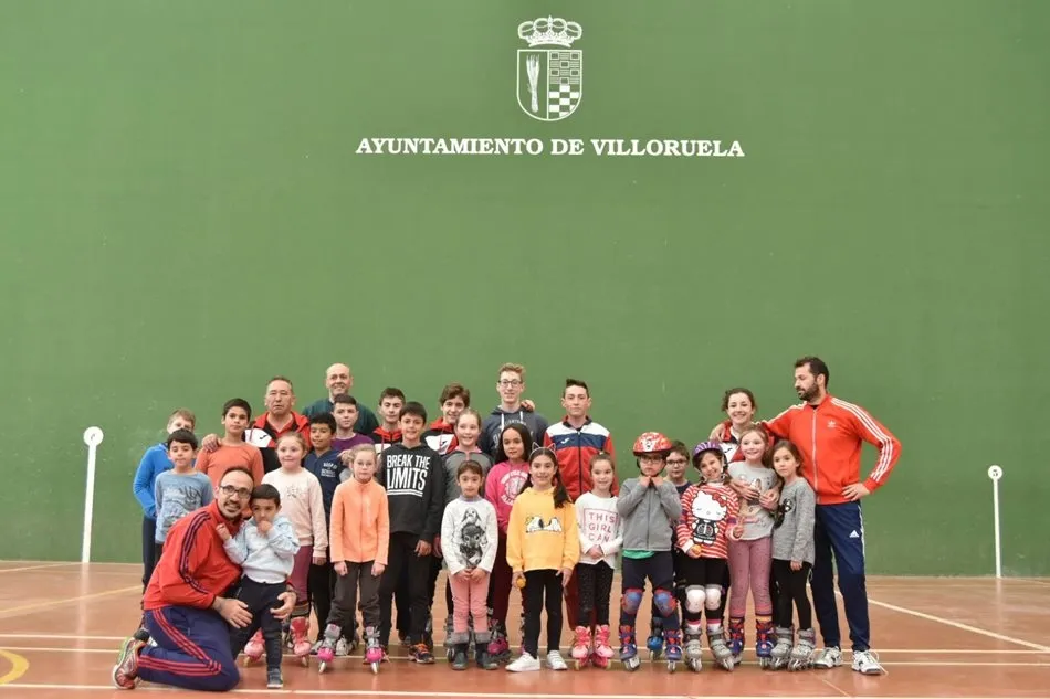 Foto 5 - Divertida ma&ntilde;ana de pelota a mano sobre patines