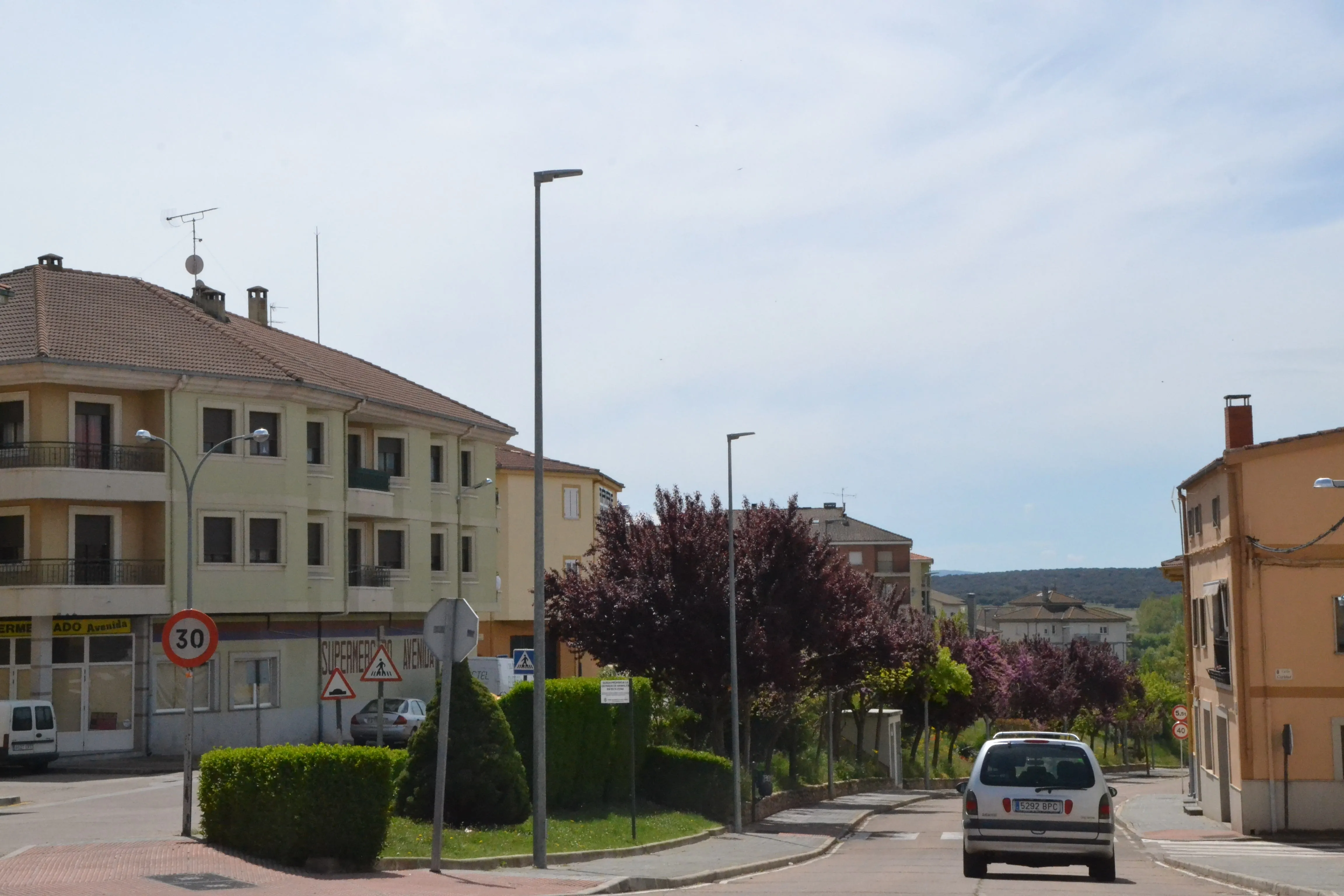 Foto 2 - Completada la instalaci&oacute;n de 72 luminarias tipo LED en varias zonas de la ciudad  