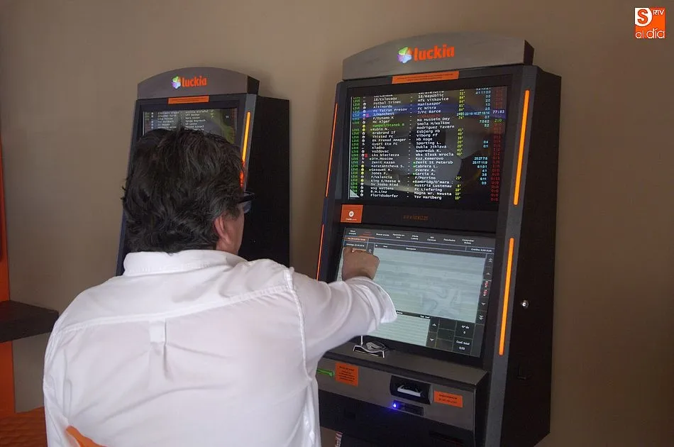 Foto 4 - La emoci&oacute;n de las apuestas llega a Mir&oacute;briga de la mano de Luckia