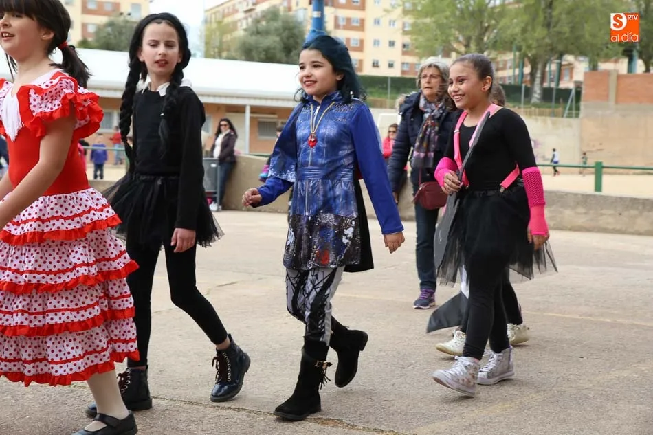 Foto 11 - Actividades en el colegio Trinitarios y defile de disfraces para los m&aacute;s peque&ntilde;os