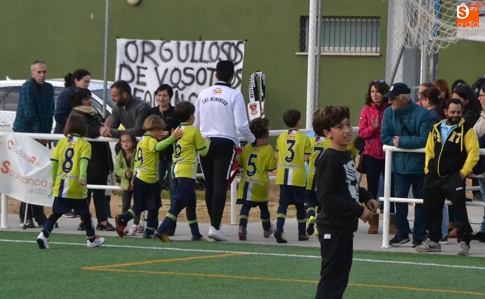 Foto 6 - El Prebenjam&iacute;n del Ciudad Rodrigo tiene una mala tarde ante un Helm&aacute;ntico que dej&oacute; un gran gesto ...