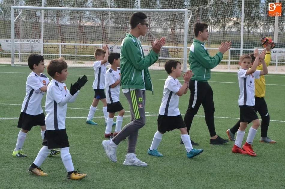 Foto 5 - El Prebenjam&iacute;n del Ciudad Rodrigo tiene una mala tarde ante un Helm&aacute;ntico que dej&oacute; un gran gesto ...