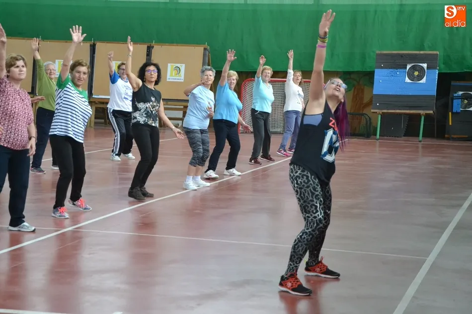 Amanecer estrena con casi 40 participantes un taller de zumba  