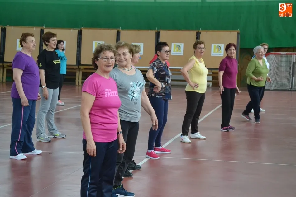 Foto 7 - Amanecer estrena con casi 40 participantes un taller de zumba  