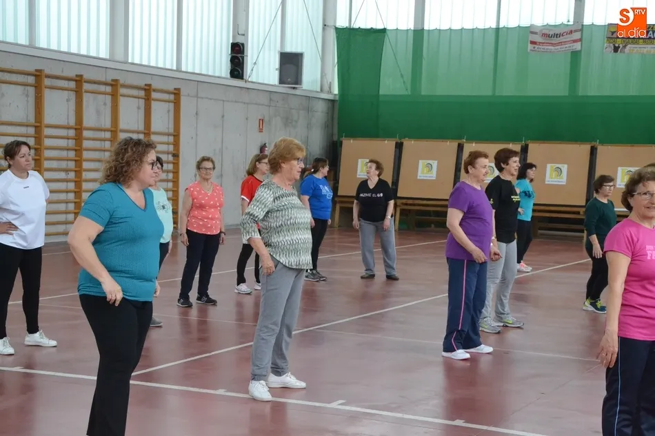 Foto 6 - Amanecer estrena con casi 40 participantes un taller de zumba  