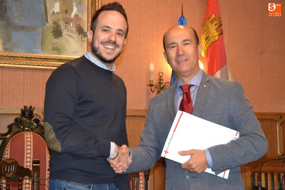 Cruz Roja echará una mano a los desempleados a través de su renovado convenio con el Ayuntamiento ...