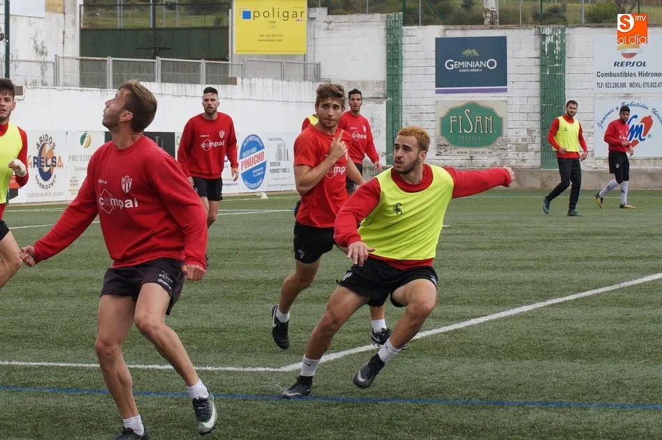 Foto 10 - El CD Guijuelo quiere dar a su afici&oacute;n una alegr&iacute;a en el &uacute;ltimo partido en casa