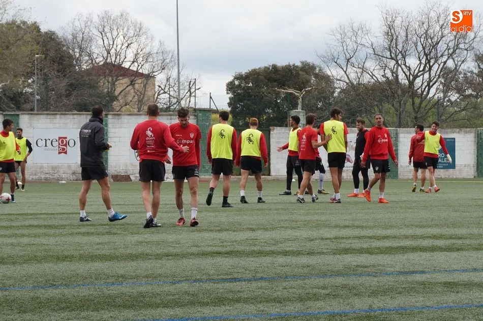 Foto 8 - El CD Guijuelo quiere dar a su afici&oacute;n una alegr&iacute;a en el &uacute;ltimo partido en casa