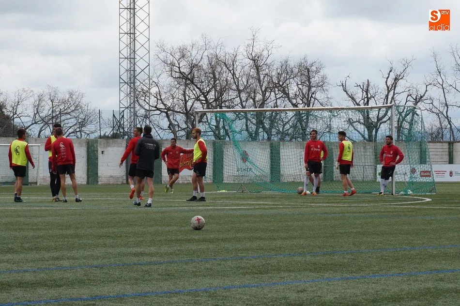 Foto 7 - El CD Guijuelo quiere dar a su afici&oacute;n una alegr&iacute;a en el &uacute;ltimo partido en casa