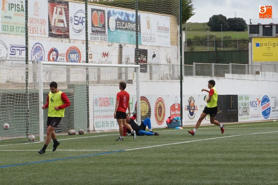Foto 4 - El CD Guijuelo quiere dar a su afici&oacute;n una alegr&iacute;a en el &uacute;ltimo partido en casa