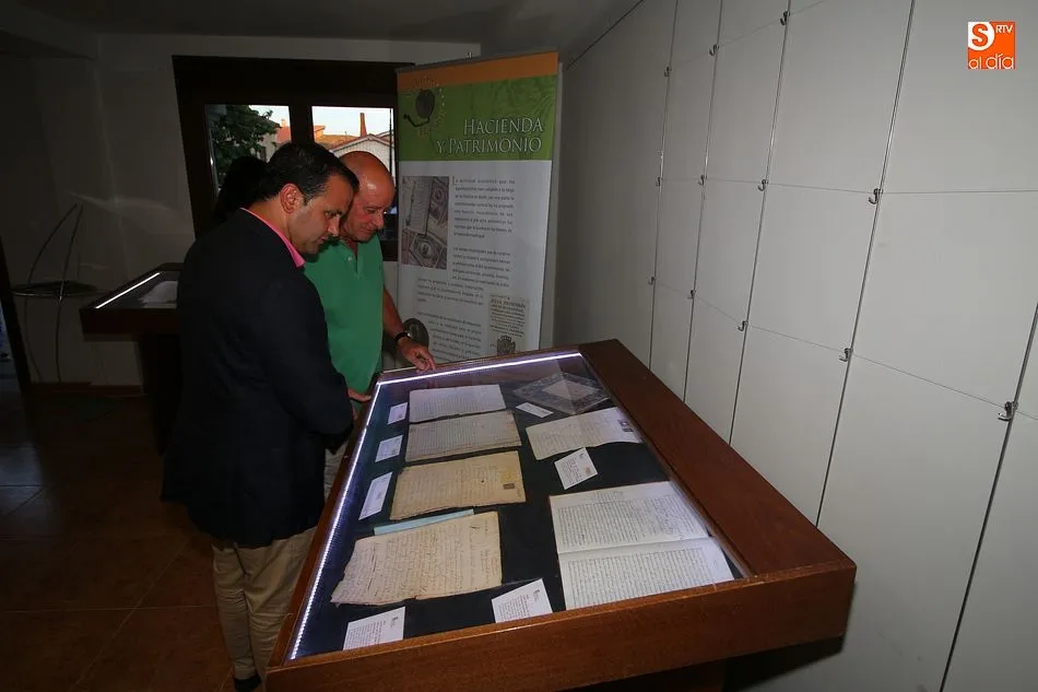 La Diputación de Salamanca ha llevado a cabo planes de recuperación de fotografías y archivos en varias localidades, como Santibañez de la Sierra