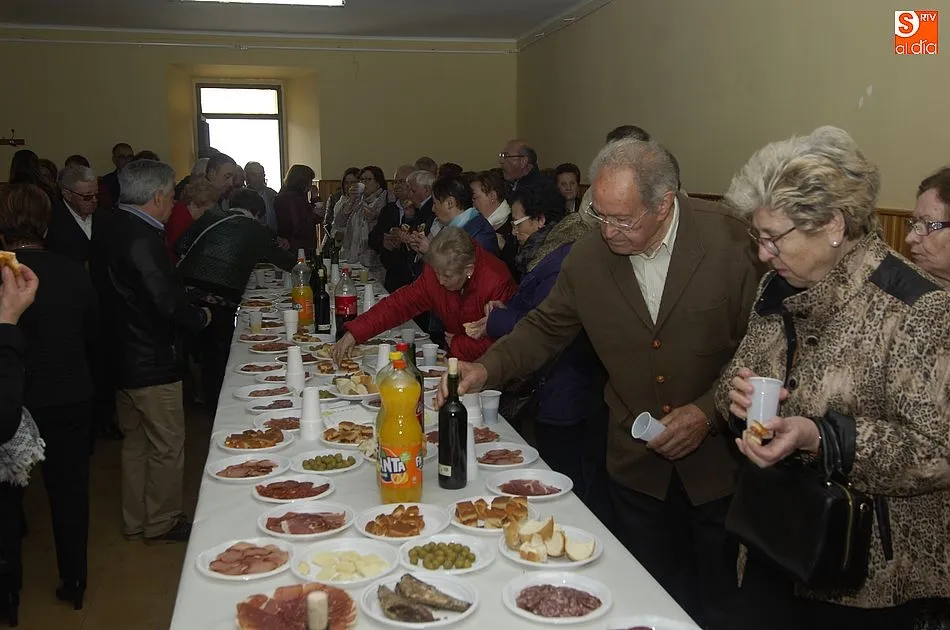 Foto 11 - Los bodoneses devuelven al Santo Cristo a su Ermita  