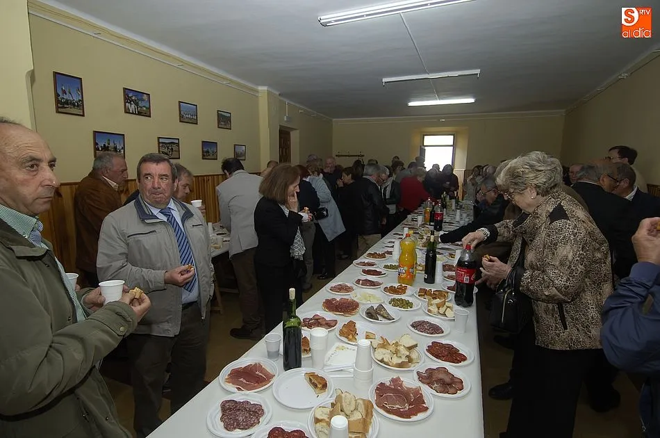 Foto 10 - Los bodoneses devuelven al Santo Cristo a su Ermita  