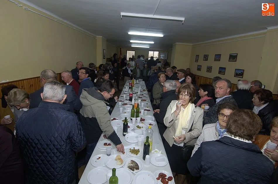 Foto 9 - Los bodoneses devuelven al Santo Cristo a su Ermita  
