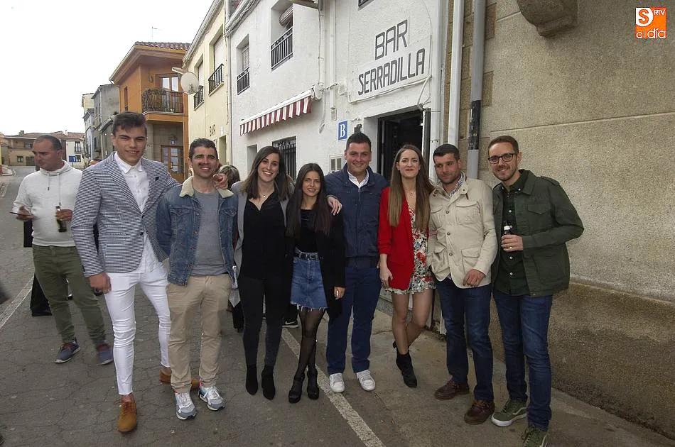 Foto 6 - Los bodoneses devuelven al Santo Cristo a su Ermita  