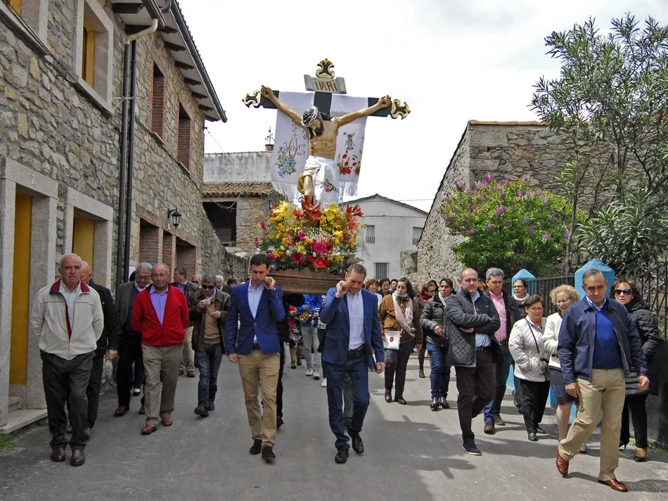 Procesión de la mañana del jueves | Fotos Javi Antúnez