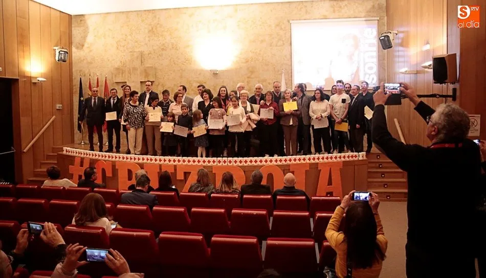 Los homenajeados posaron al final del acto. Fotos de Alberto Martín