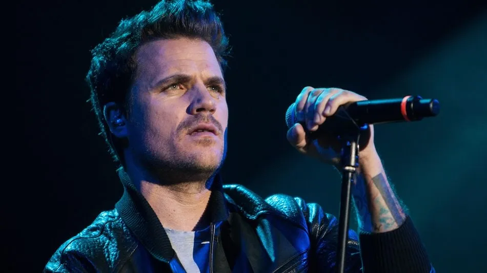 En su carrera en solitario, Dani Martín ha publicado hasta el momento tres álbumes de estudio y uno en directo