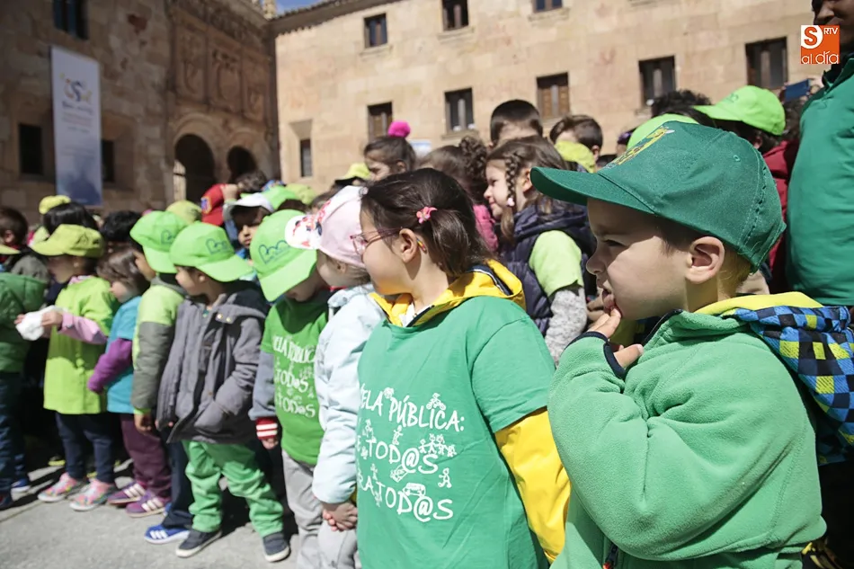 Foto 5 - El CEIP Padre Manj&oacute;n celebra el VIII Centenario de la USAL en el Patio de Escuelas
