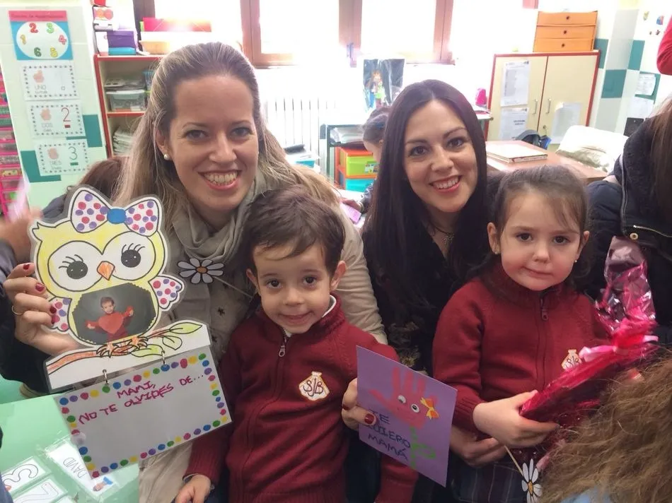 Foto 8 - Los m&aacute;s peque&ntilde;os del Colegio San Juan Bosco celebran con sus madres su D&iacute;a