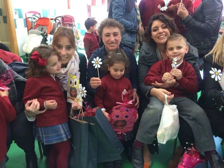 Foto 5 - Los m&aacute;s peque&ntilde;os del Colegio San Juan Bosco celebran con sus madres su D&iacute;a