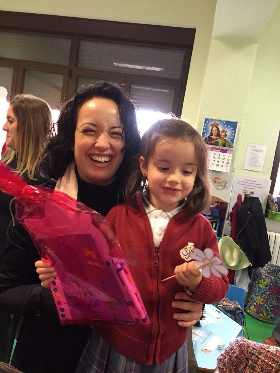 Foto 4 - Los m&aacute;s peque&ntilde;os del Colegio San Juan Bosco celebran con sus madres su D&iacute;a