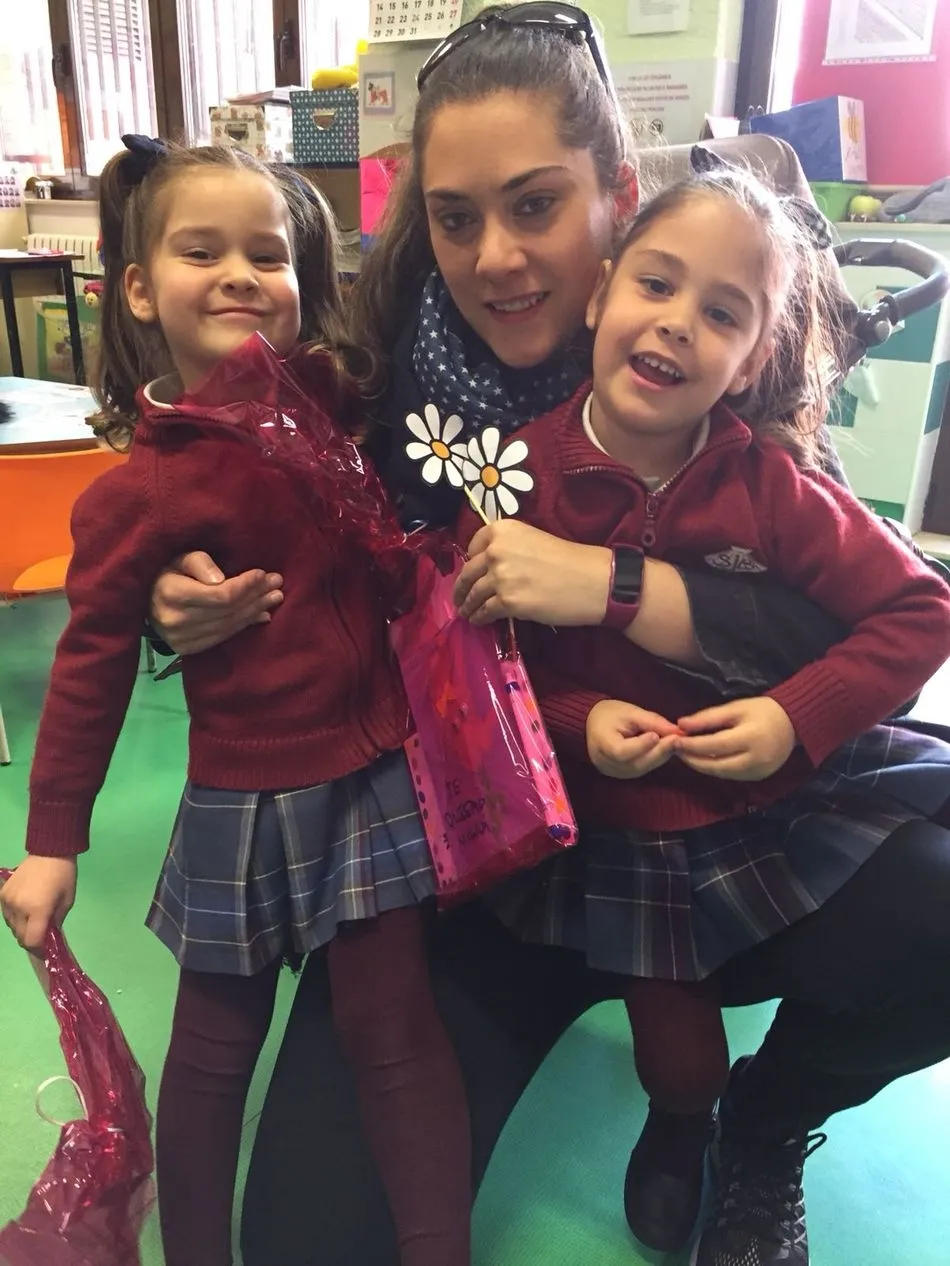 Foto 2 - Los m&aacute;s peque&ntilde;os del Colegio San Juan Bosco celebran con sus madres su D&iacute;a