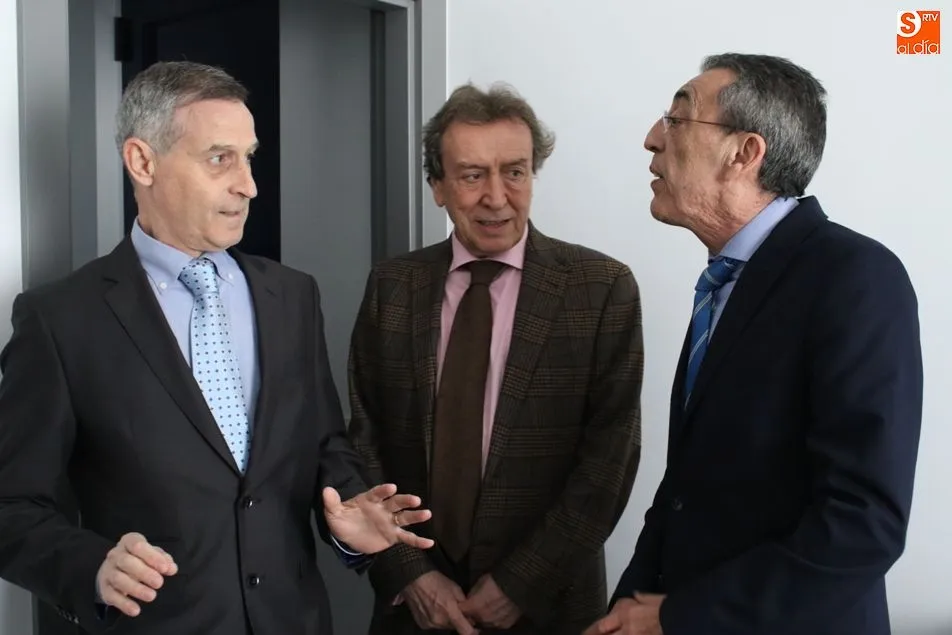 Jesús Blázquez junto a Bienvenido Mena y Santiago Juárez