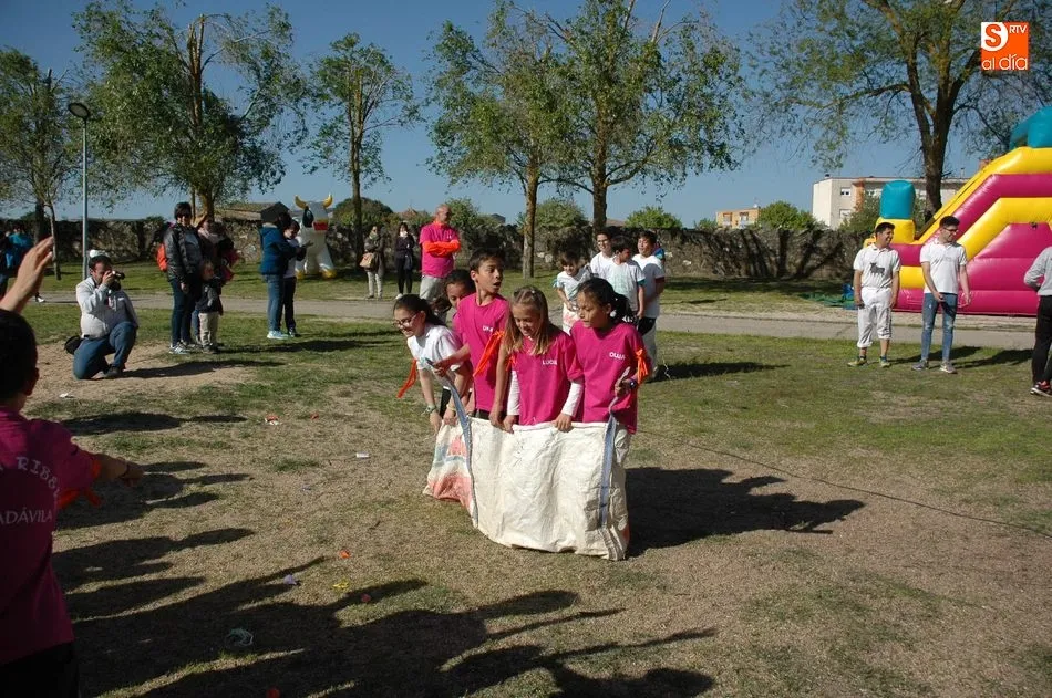 Foto 9 - Animada convivencia de asociaciones de madres y padres con 130 escolares y adultos  