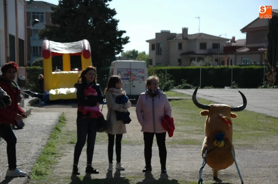 Foto 8 - Animada convivencia de asociaciones de madres y padres con 130 escolares y adultos  