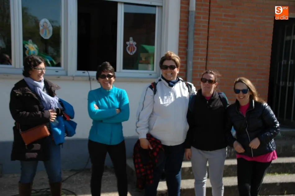Foto 6 - Animada convivencia de asociaciones de madres y padres con 130 escolares y adultos  
