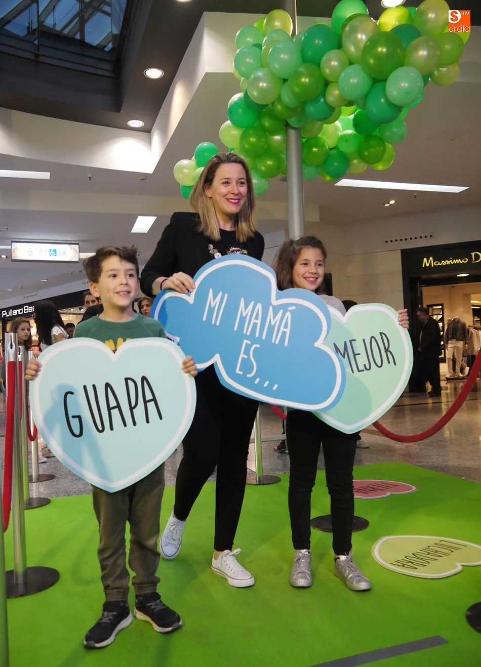 Foto 6 - Espejito m&aacute;gico&hellip; para celebrar el D&iacute;a de la Madre en el Centro Comercial El Tormes
